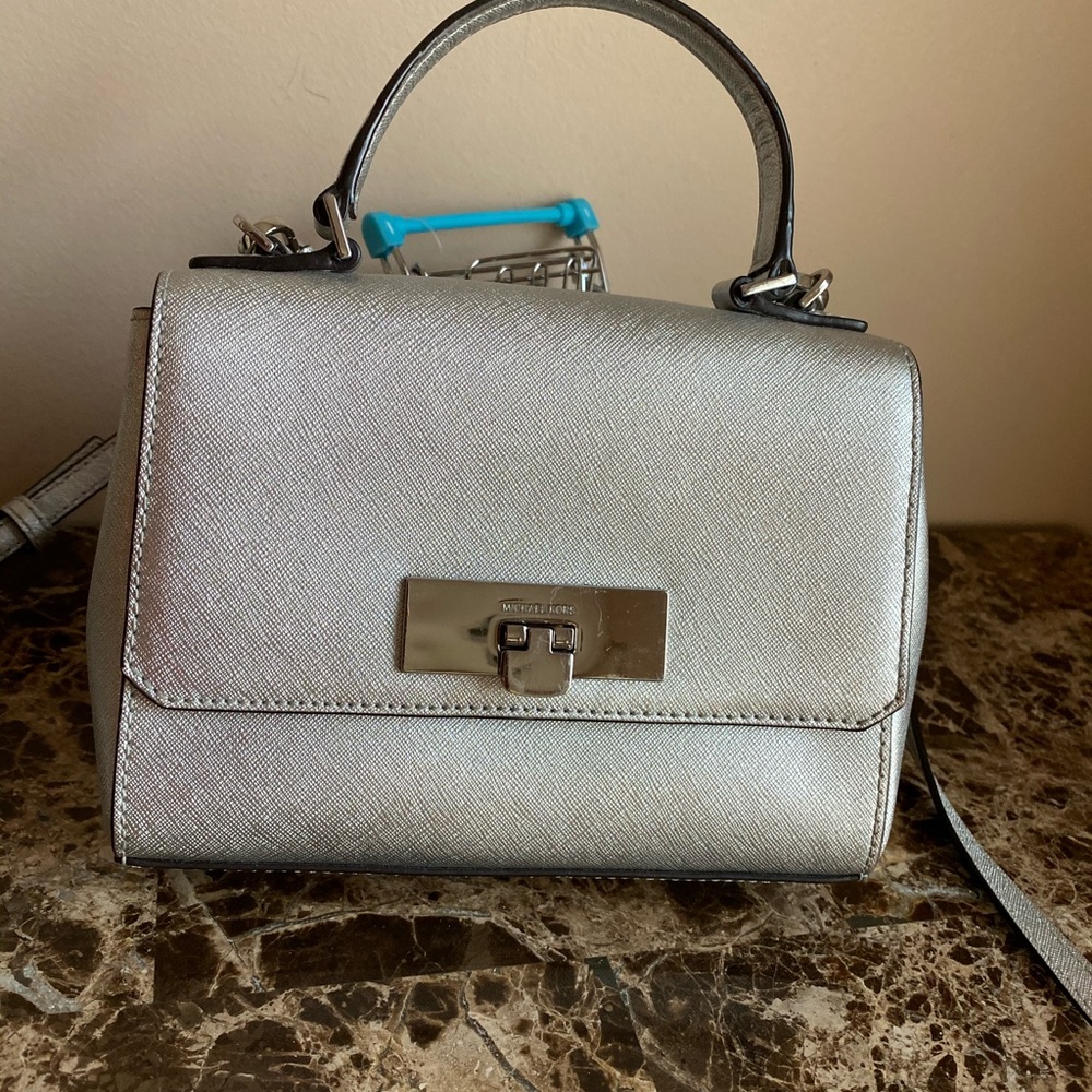 Michael kors women’s cross body hand bag